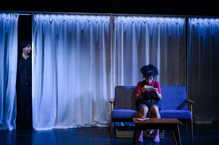 Un espoir – Les trois reflets d’une adoption – photo de scène 3